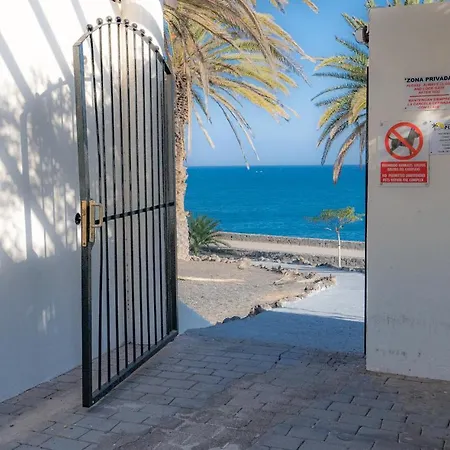 Holiday home House First Line Of The Sea *